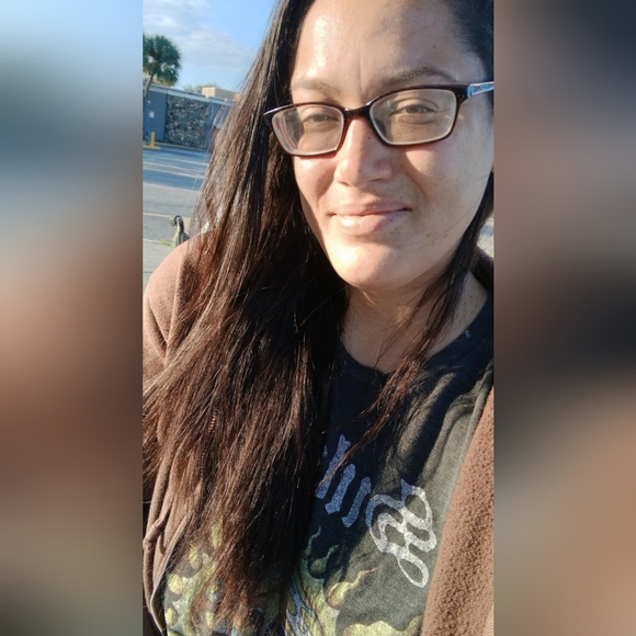 Kristine : ) - Picture 2 of 6